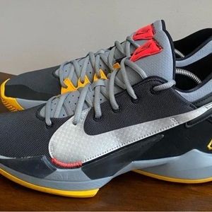 Lightly worn Nike freak air zoom 2